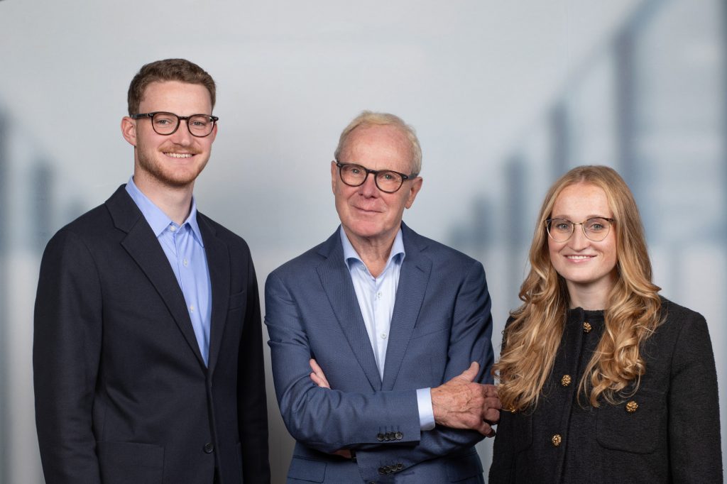 Gesch&auml;ftsf&uuml;hrer Nikolaus Wolf und seine Kinder Lea und David Wolf - beide Assitenten der Gesch&auml;ftsleitung mi